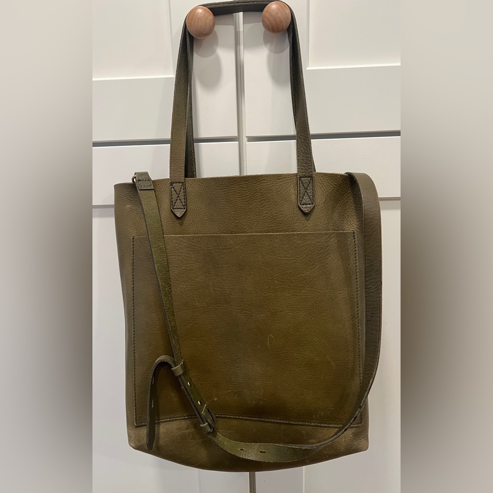 MADEWELL THE MEDIUM TRANSPORT TOTE IN DEEP WOODLAND. - Picture 2 of 14